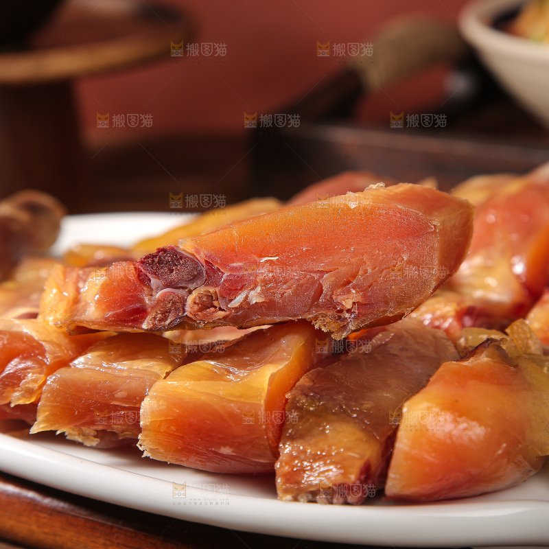 深底上的腊鸡