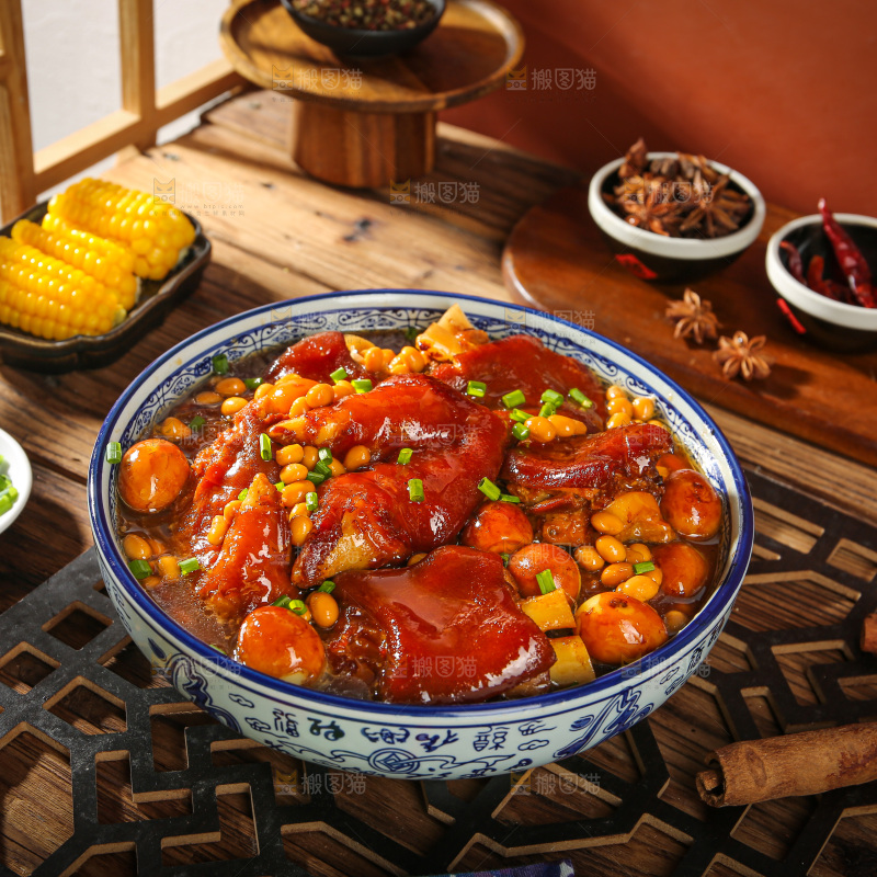 深底上的黄豆玉米猪蹄