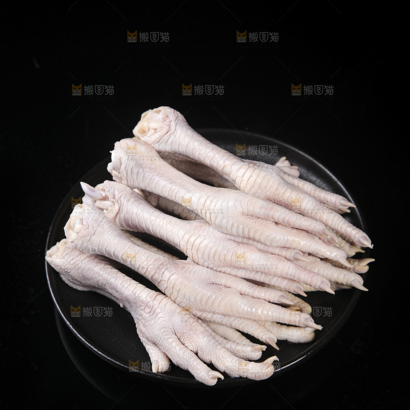 黑底上的鸡爪