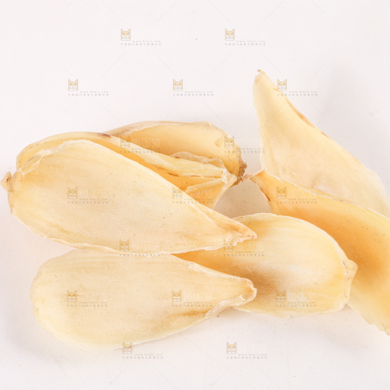 白底上的百合干