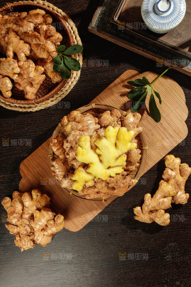 深底上的小黄姜