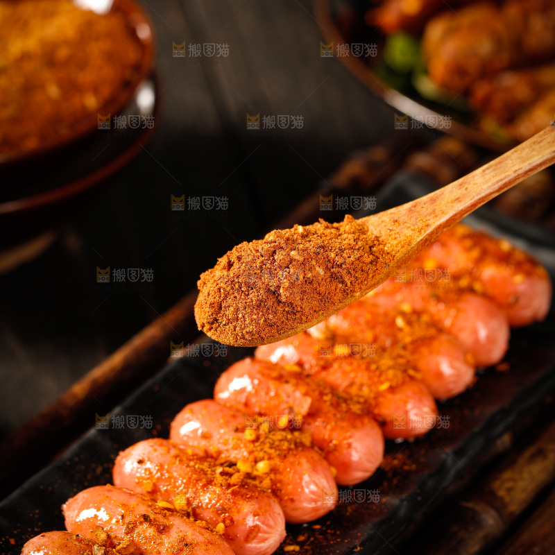 深底上的蘸料