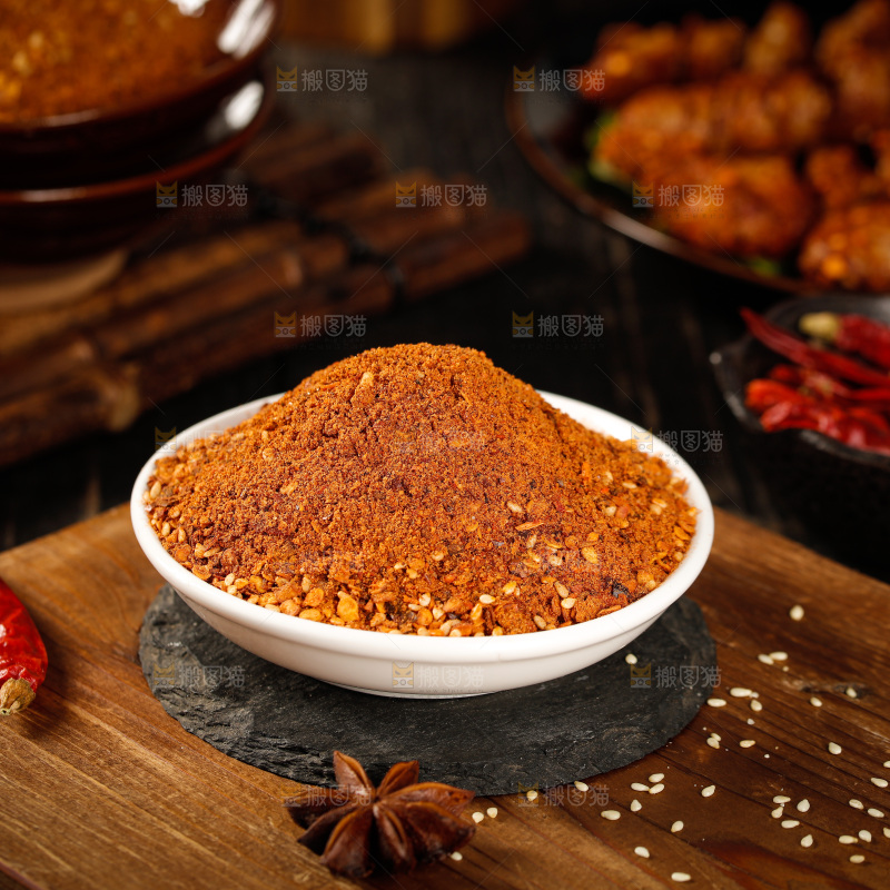 深底上的蘸料