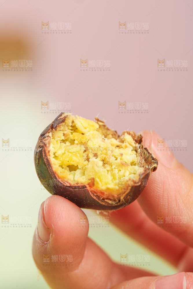 浅底上的板栗仁