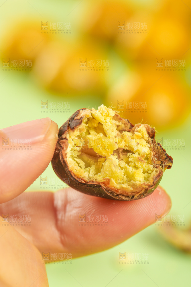浅底上的板栗仁