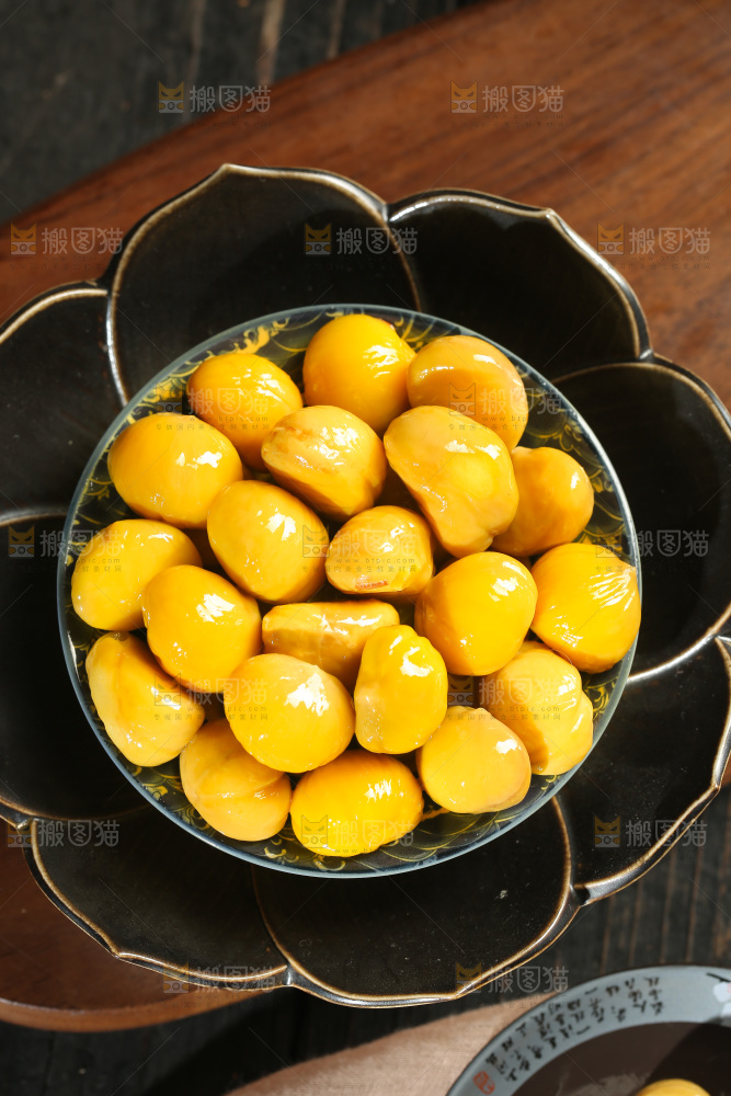 深底上的板栗仁