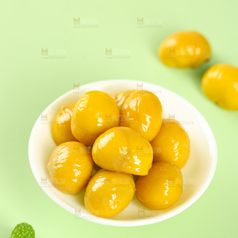 浅底上的板栗仁