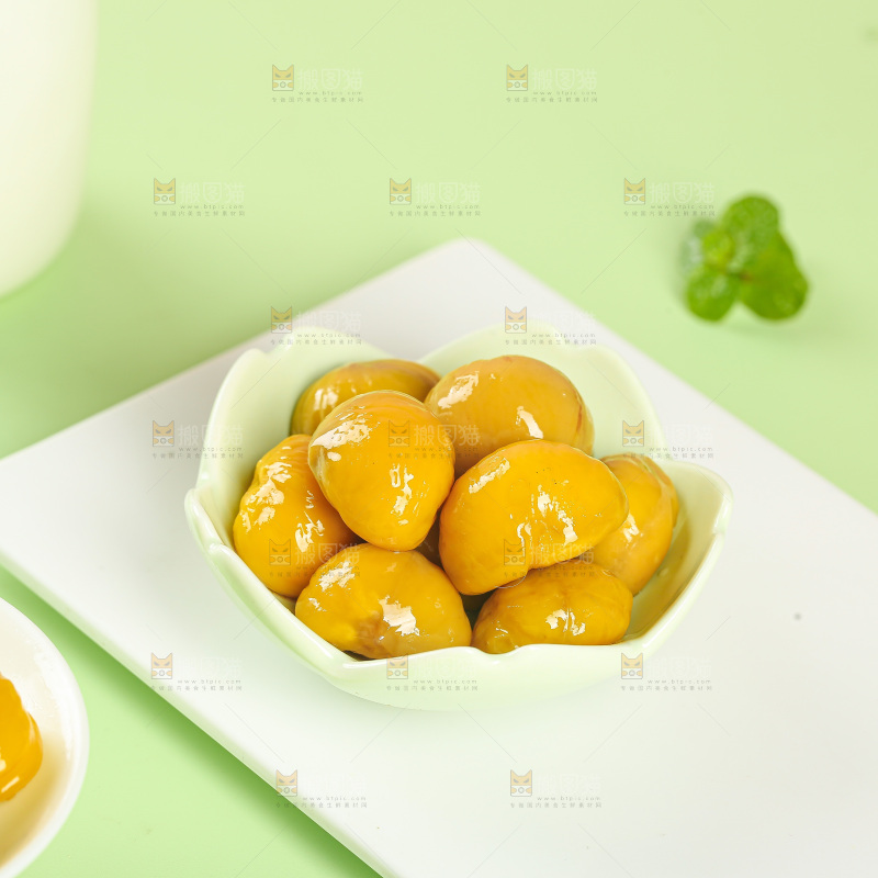 浅底上的板栗仁