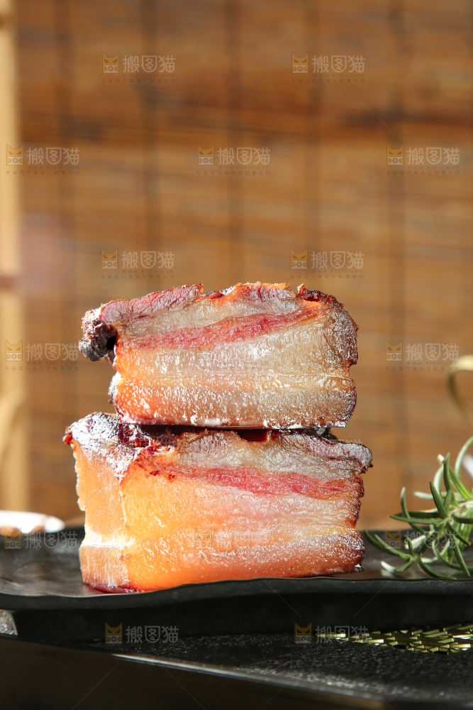 深底上的腊肉