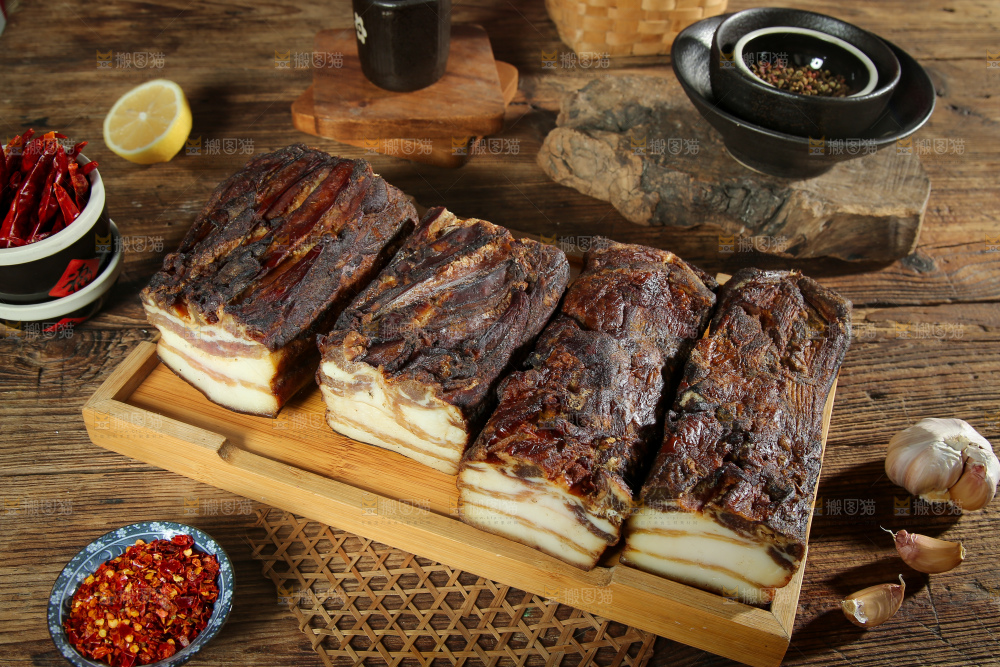 深底上的腊肉