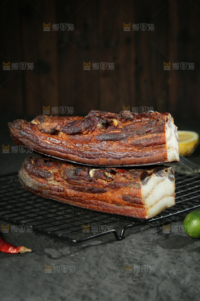 深底上的腊肉