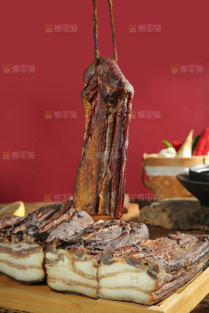 深底上的腊肉