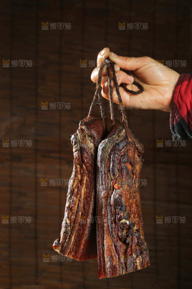 深底上的腊肉