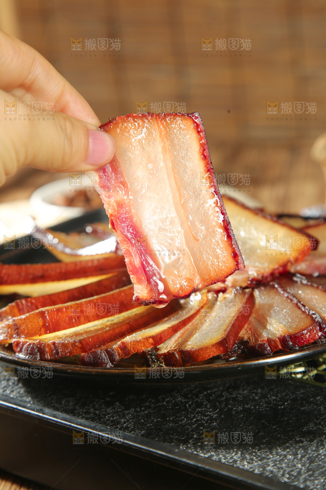 深底上的腊肉
