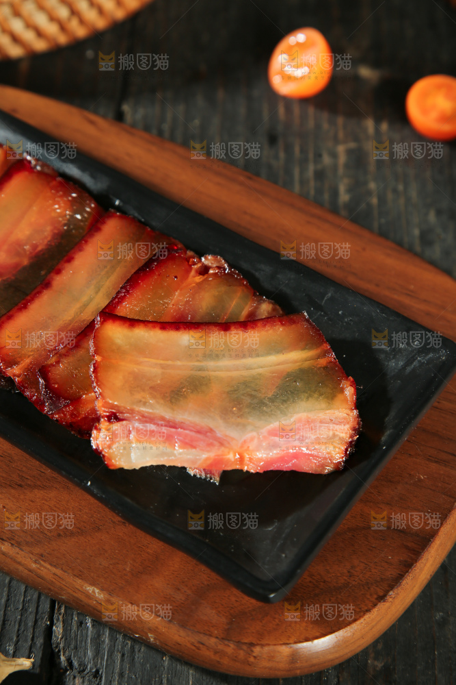 深底上的腊肉