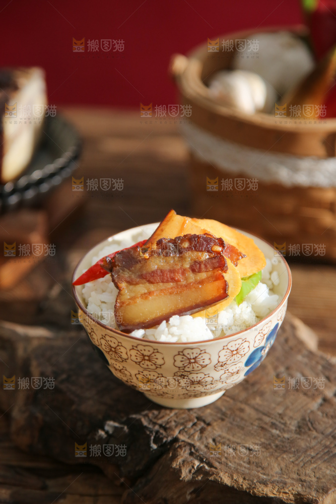 深底上的腊肉