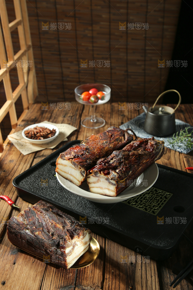 深底上的腊肉