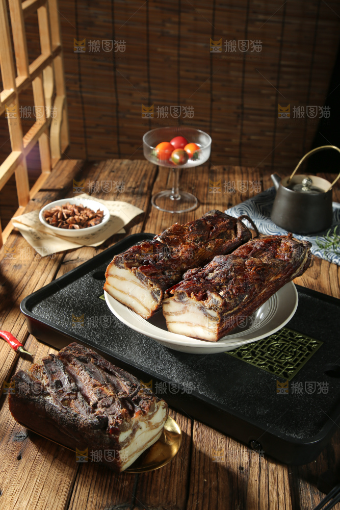 深底上的腊肉