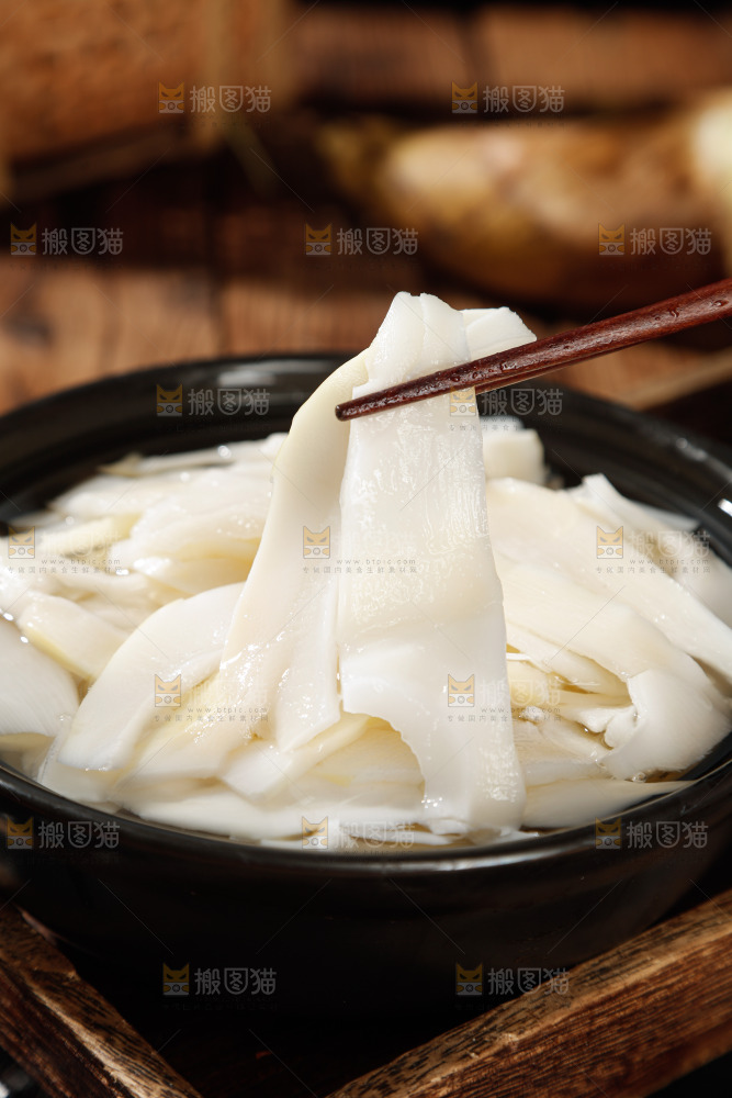木板上的冬笋