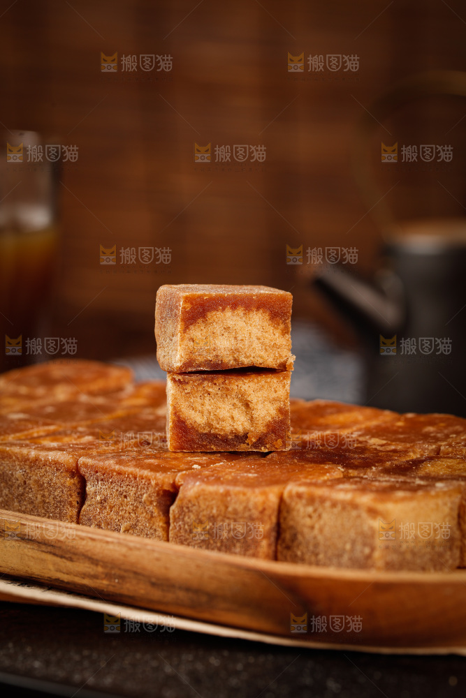 深底上的红糖块