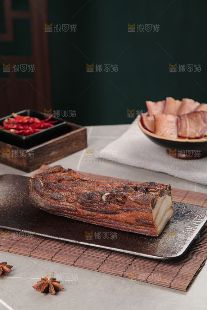 深底上的腊肉