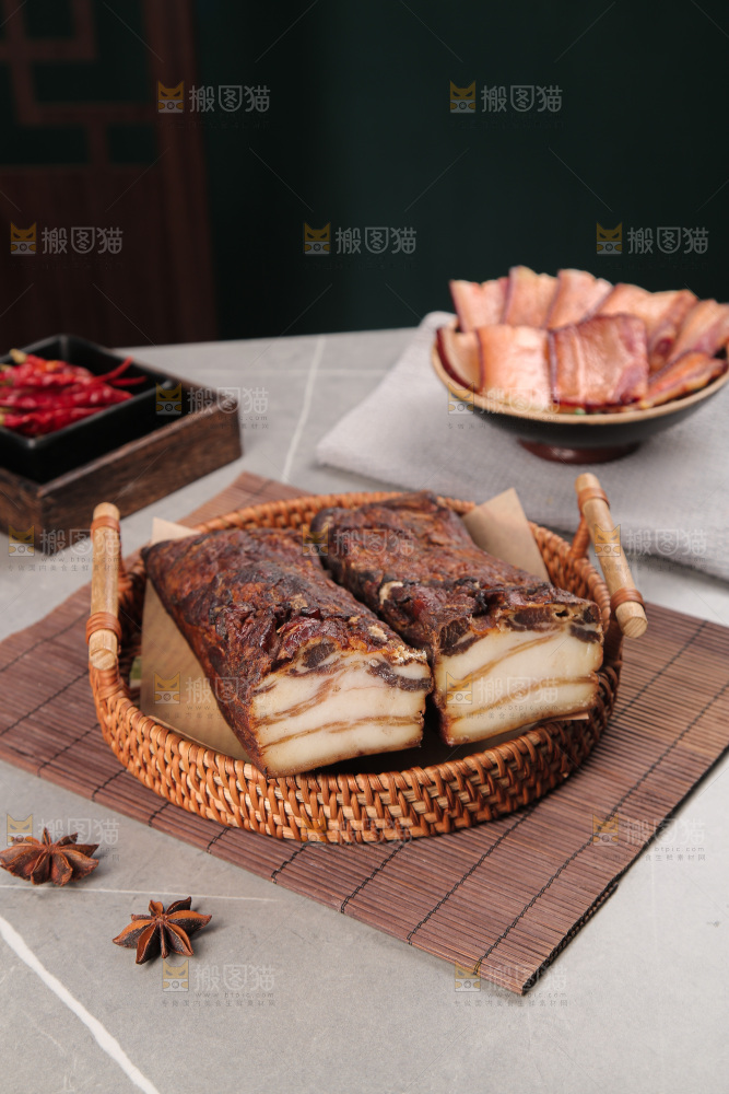 深底上的腊肉