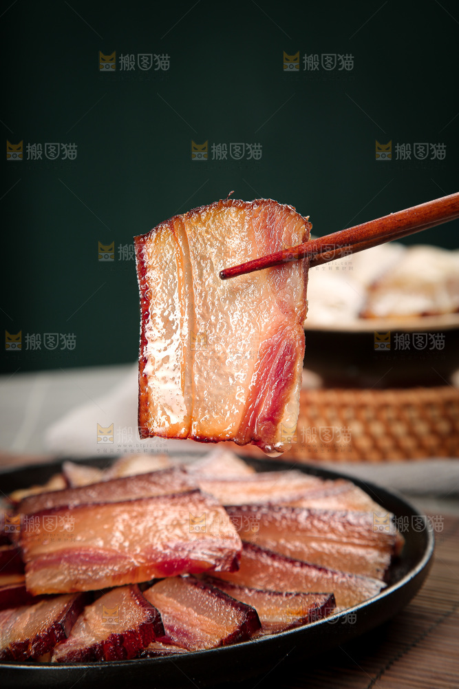 深底上的腊肉