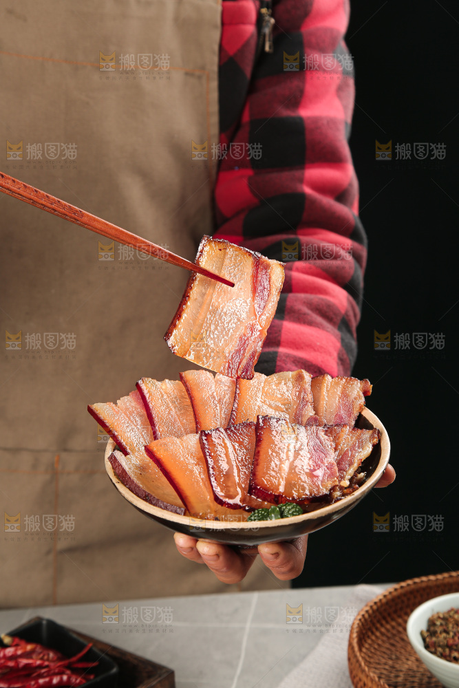 深底上的腊肉
