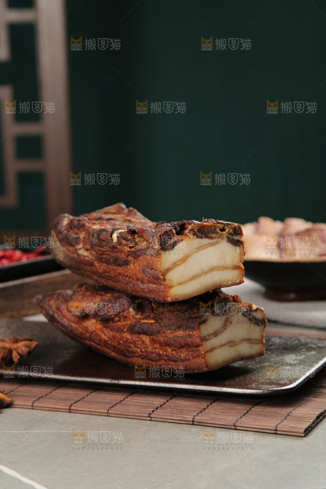 深底上的腊肉