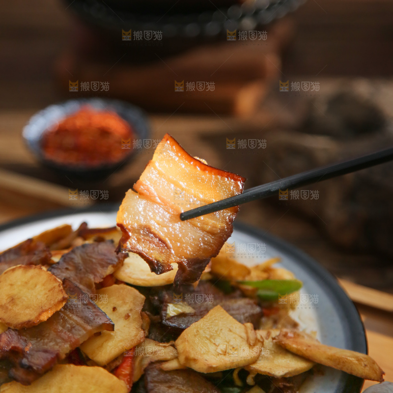深底上的腊肉