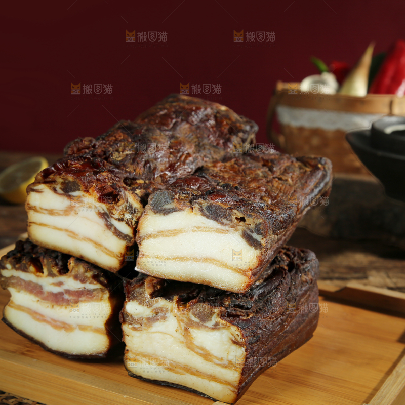 深底上的腊肉