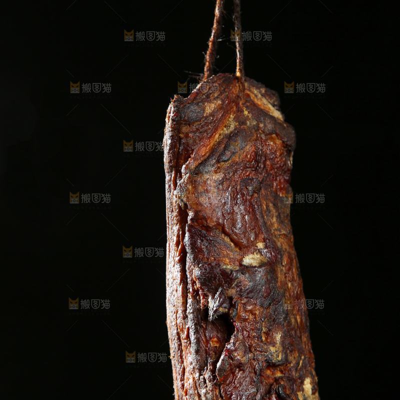 深底上的腊肉