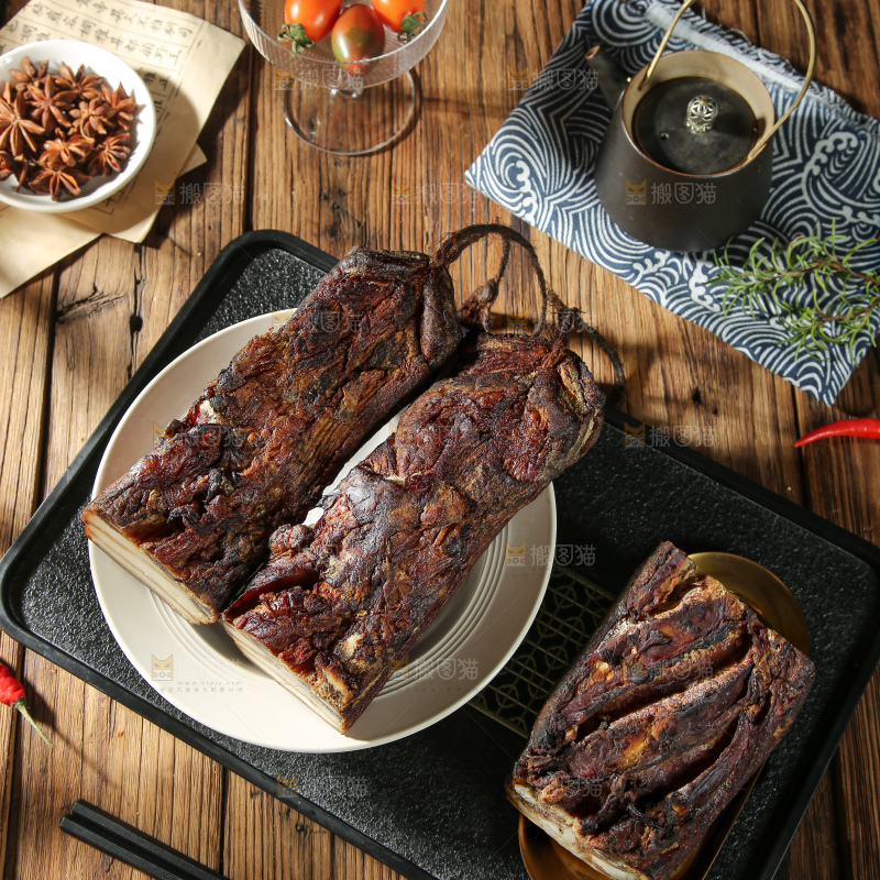 深底上的腊肉