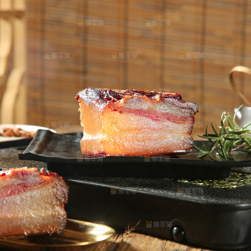 深底上的腊肉
