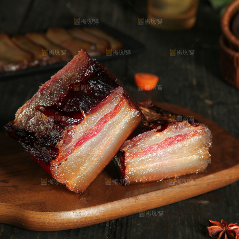 深底上的腊肉