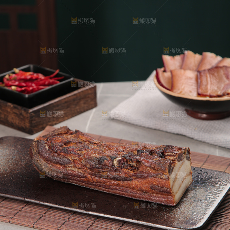深底上的腊肉