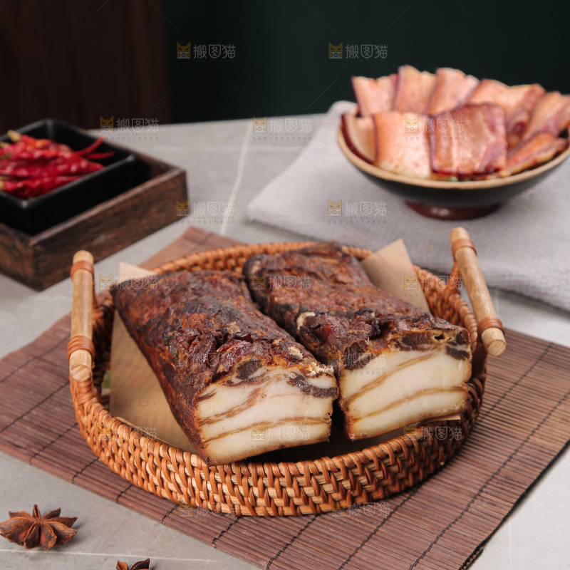 深底上的腊肉