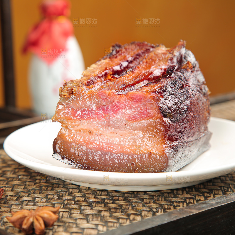 深底上的腊肉