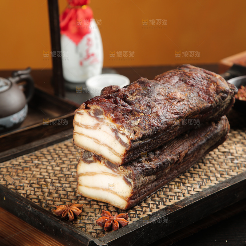 深底上的腊肉
