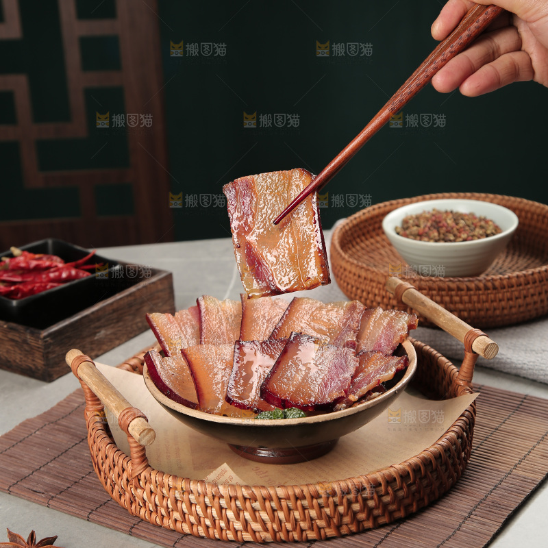 深底上的腊肉