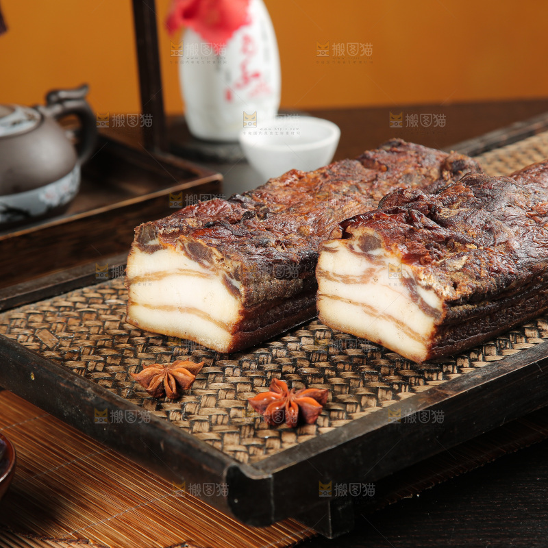 深底上的腊肉