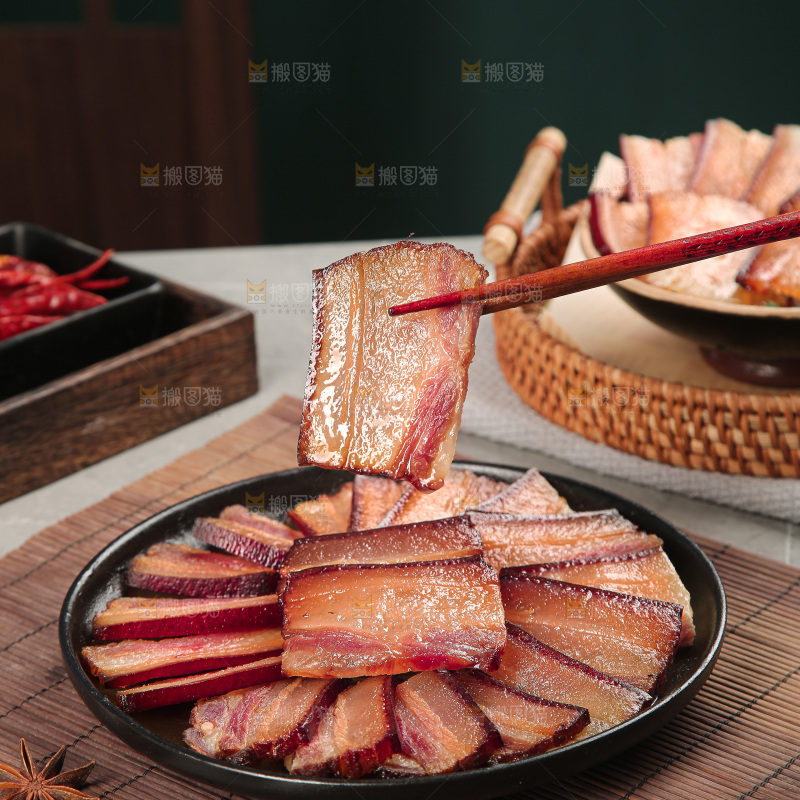 深底上的腊肉