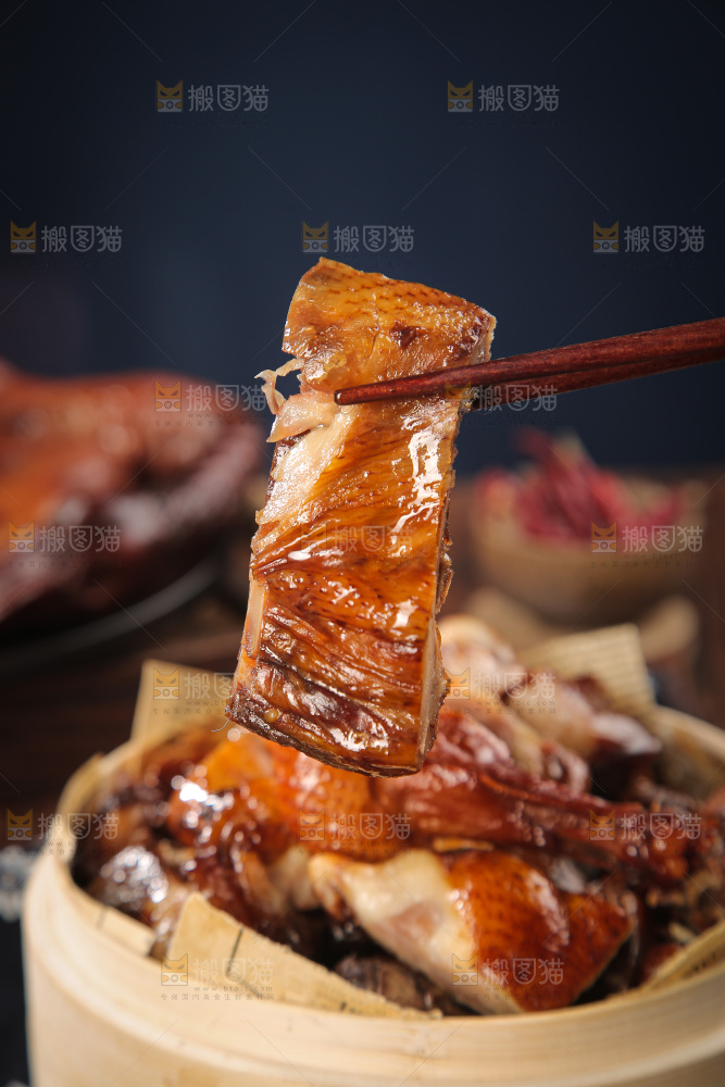 深底上的酱鸭