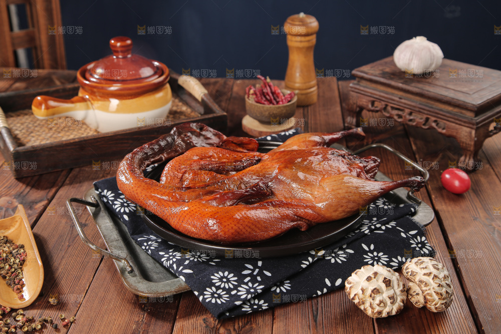 深底上的酱鸭