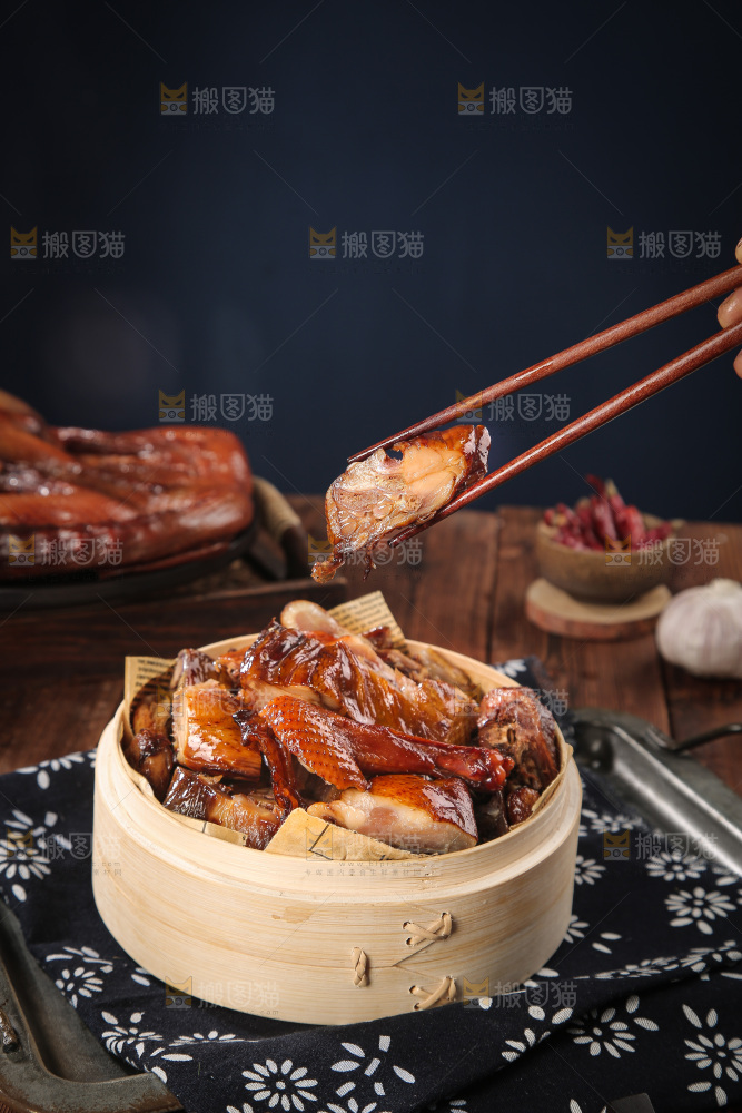 深底上的酱鸭