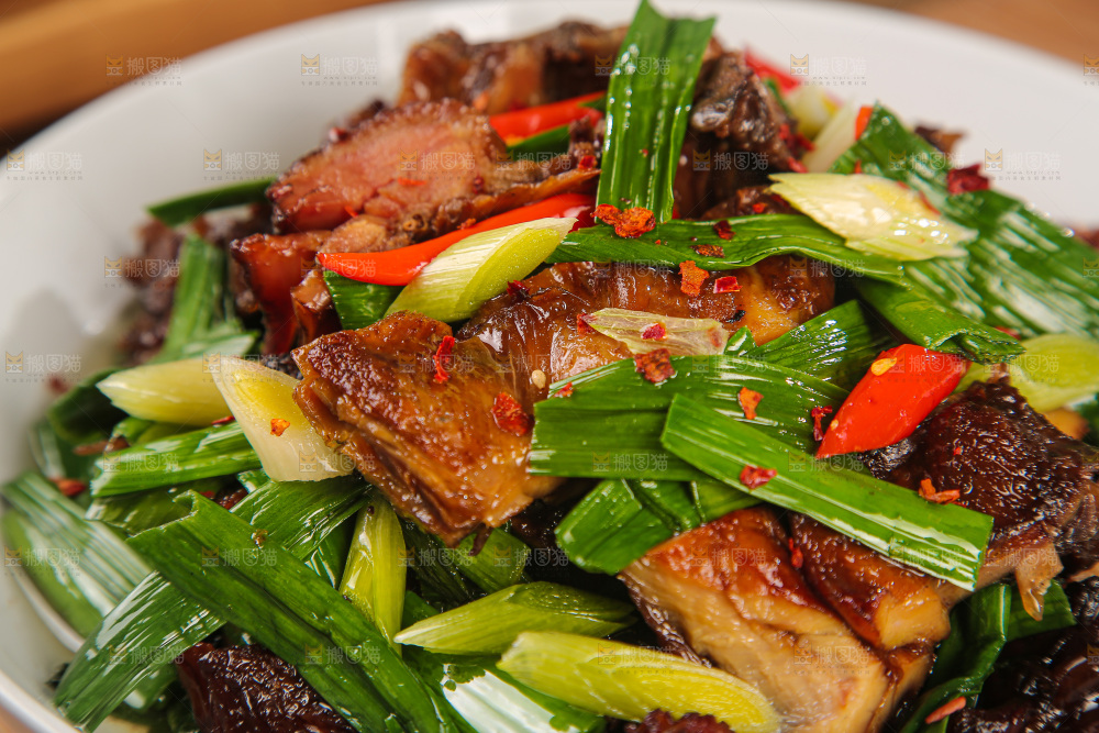 深底上的炒腊鸭
