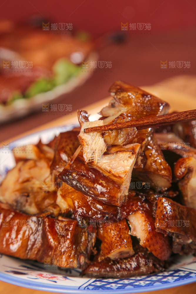 深底上的酱鸭