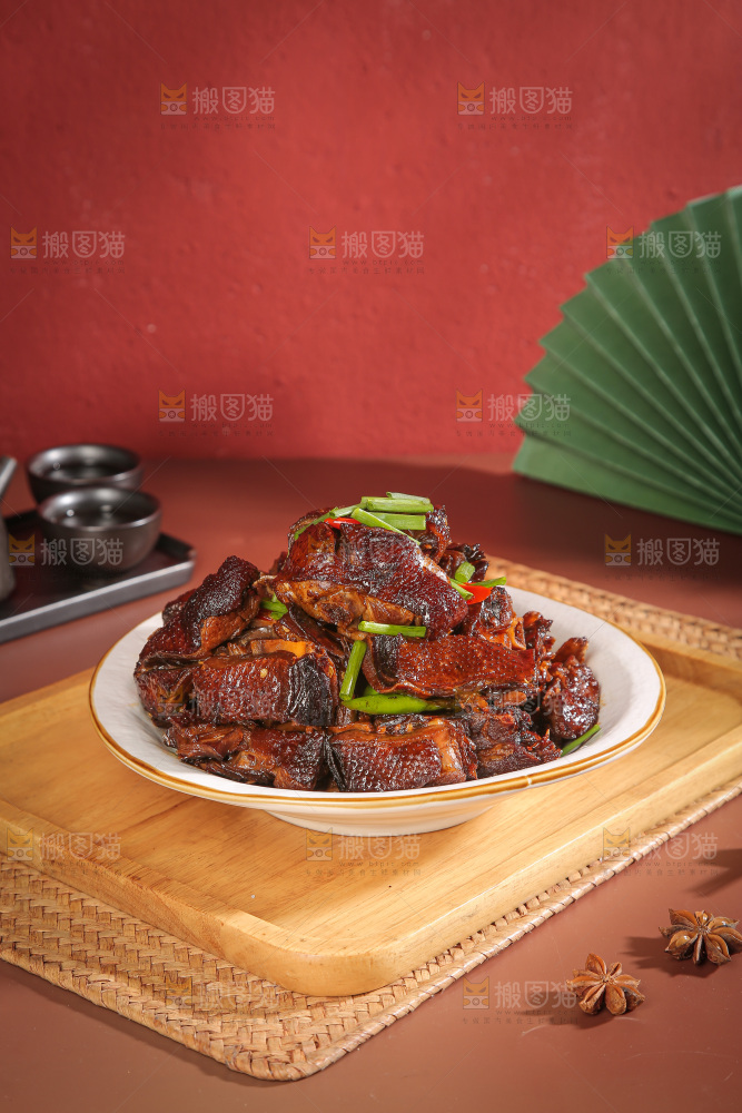 深底上的酱鸭