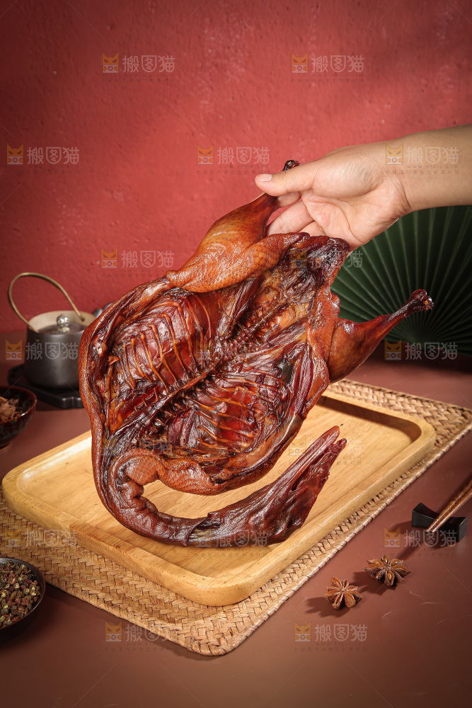 深底上的酱鸭
