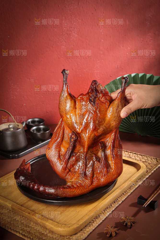 深底上的酱鸭
